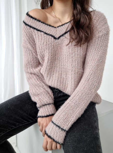 Sweter dekolt V 8801 różowy