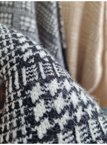 Sweter pepitka 0170