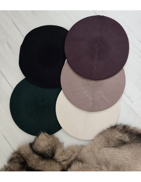 Beret z wełną B29