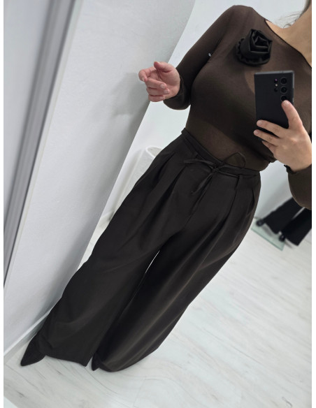 Spodnie palazzo z różą 8511