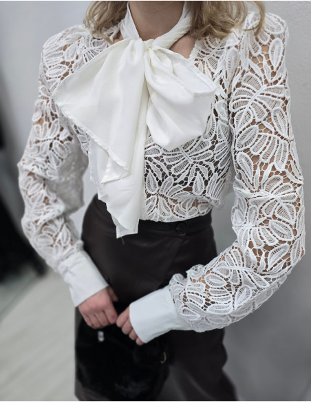 Koszula gipiura z wiązaniem 160