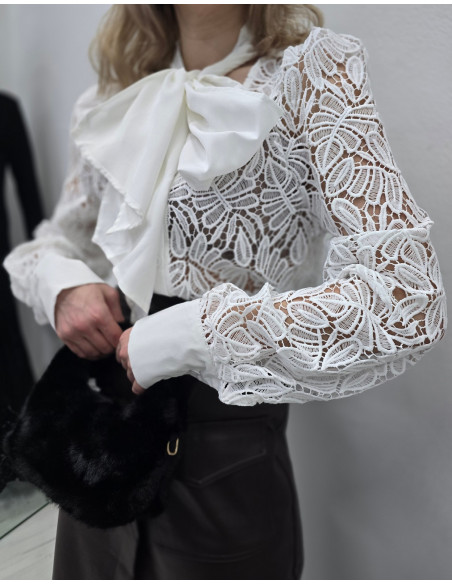 Koszula gipiura z wiązaniem 160